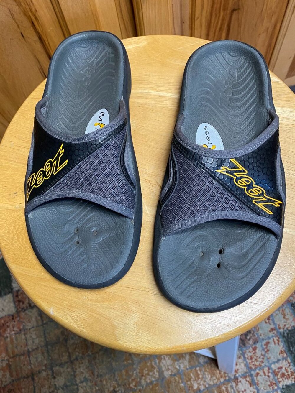 Zeet black, gray & yellow slip-ons, size 6